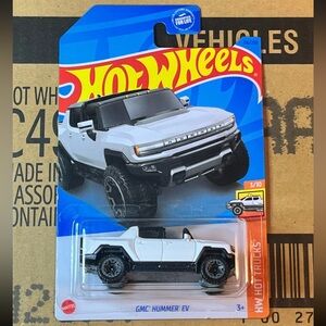 Hot Wheels GMC Hummer EV Toy Car - White - RARE car from 2022 diecast 1:64